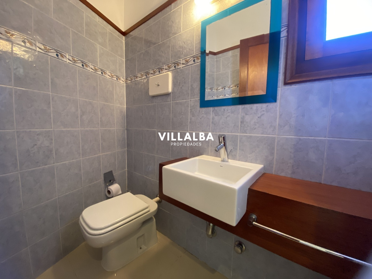 Casa ID.3584 - Punta del Este, gran residencia en mansa, 6 dormitorios y piscina climatizada.