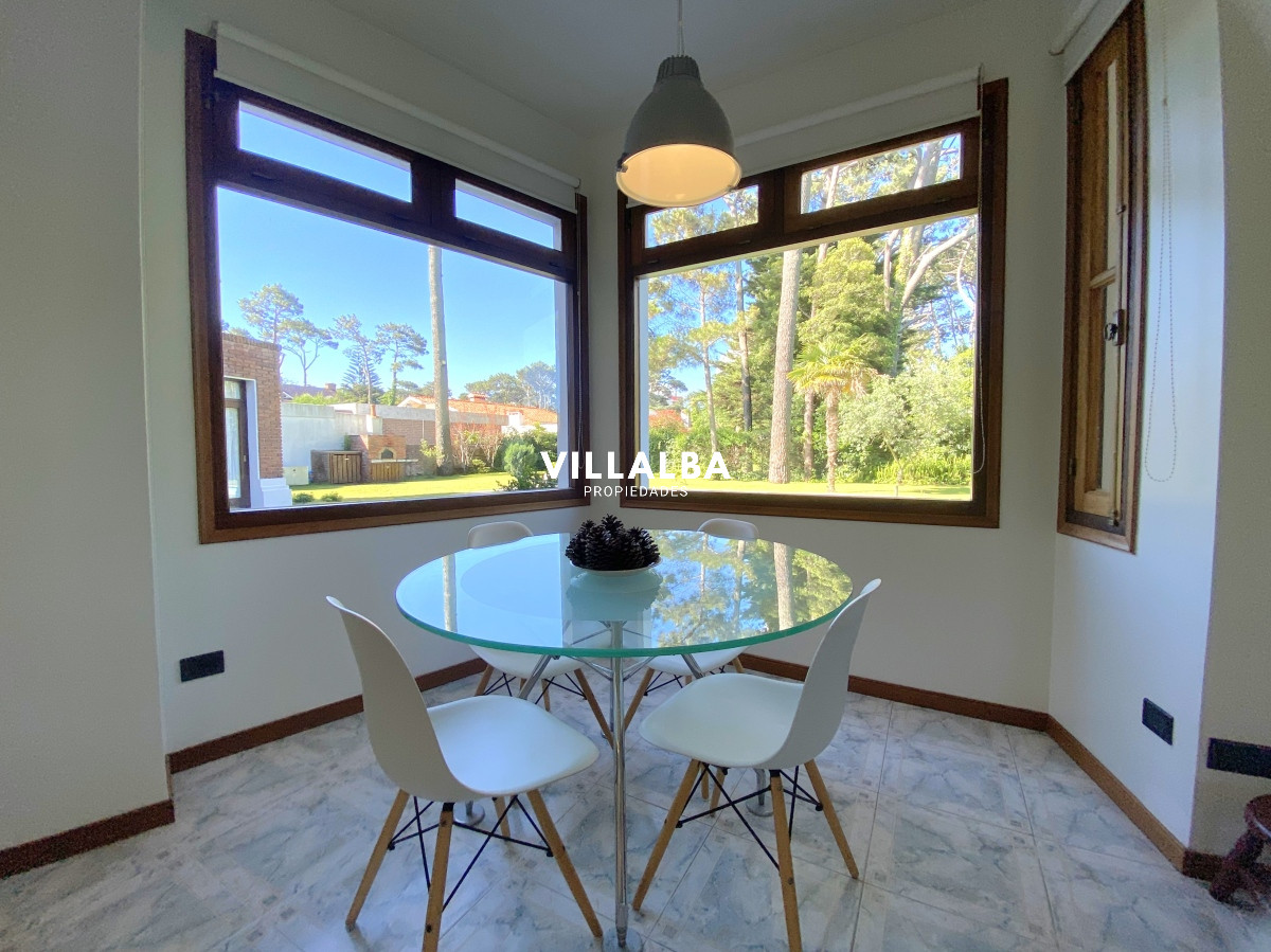 Casa ID.3584 - Punta del Este, gran residencia en mansa, 6 dormitorios y piscina climatizada.