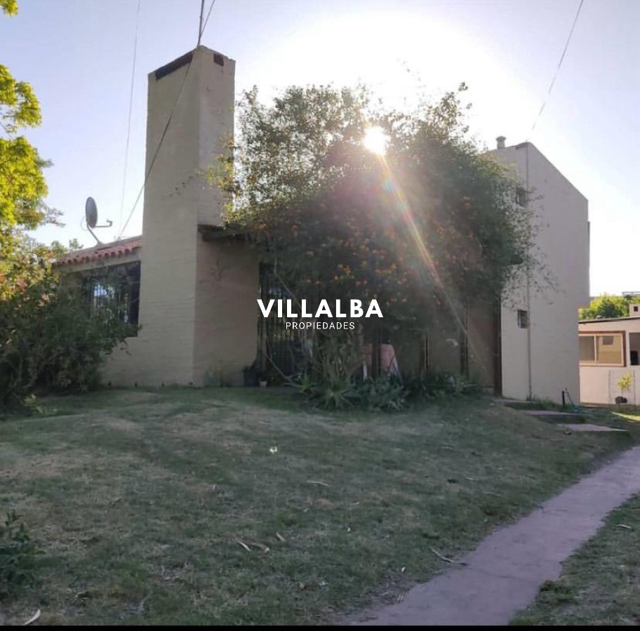 Casa ID.3828 - Chalet de 3 dormitorios, ideal para vivienda permanente.