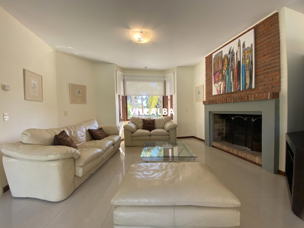 Casa ID.3584 - Punta del Este, gran residencia en mansa, 6 dormitorios y piscina climatizada.