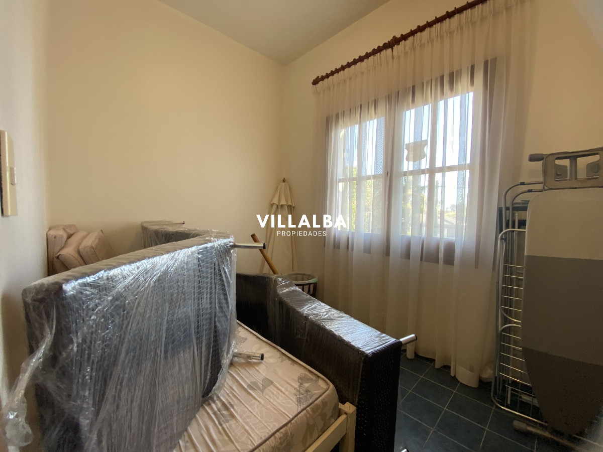 Casa ID.3584 - Punta del Este, gran residencia en mansa, 6 dormitorios y piscina climatizada.