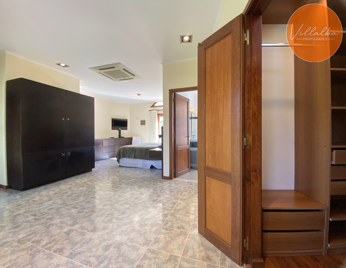 Apartamento ID.3584 - Punta del Este, gran residencia en mansa, 6 dormitorios y piscina climatizada.