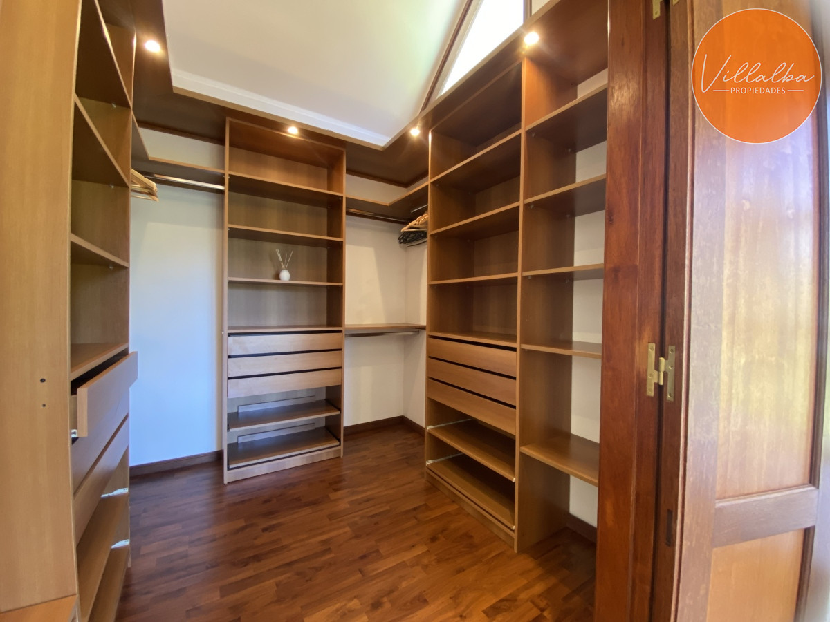 Apartamento ID.3584 - Punta del Este, gran residencia en mansa, 6 dormitorios y piscina climatizada.