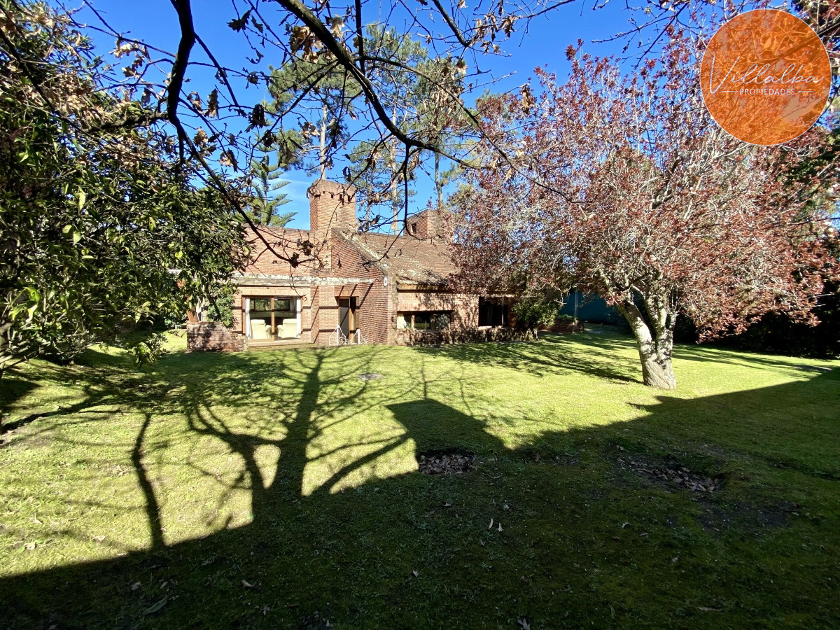 Apartamento ID.3177 - Casa en una sola planta, 3 dormitorios en Pinares, Punta del Este.