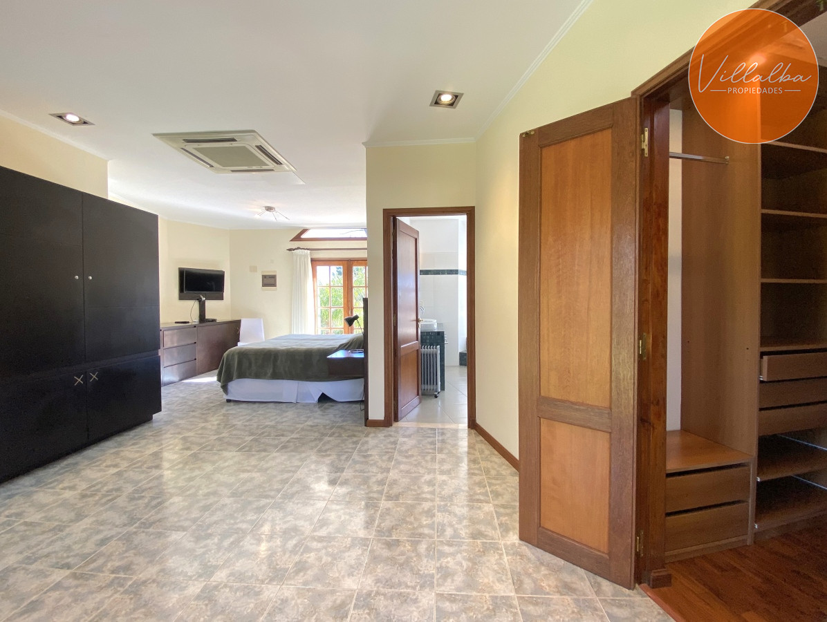 Apartamento ID.3584 - Punta del Este, gran residencia en mansa, 6 dormitorios y piscina climatizada.