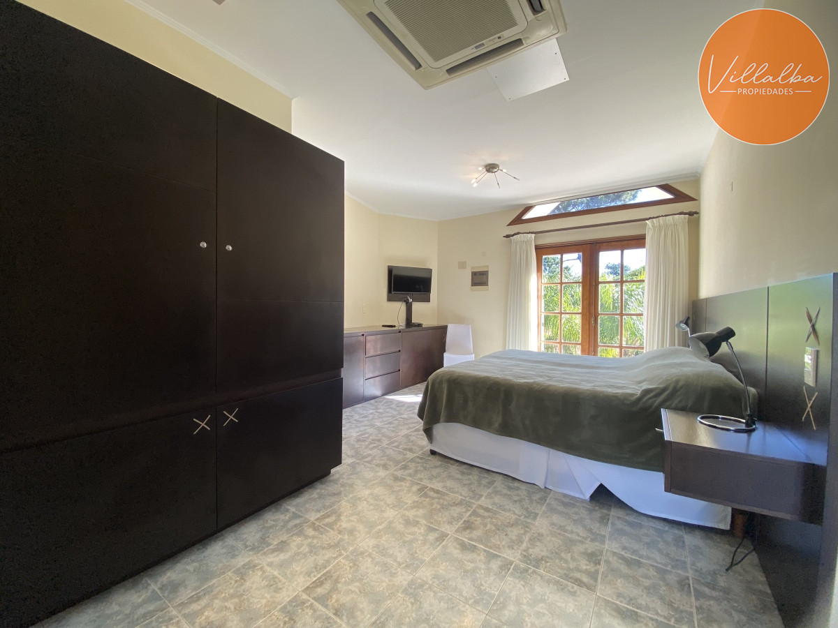 Apartamento ID.3584 - Punta del Este, gran residencia en mansa, 6 dormitorios y piscina climatizada.
