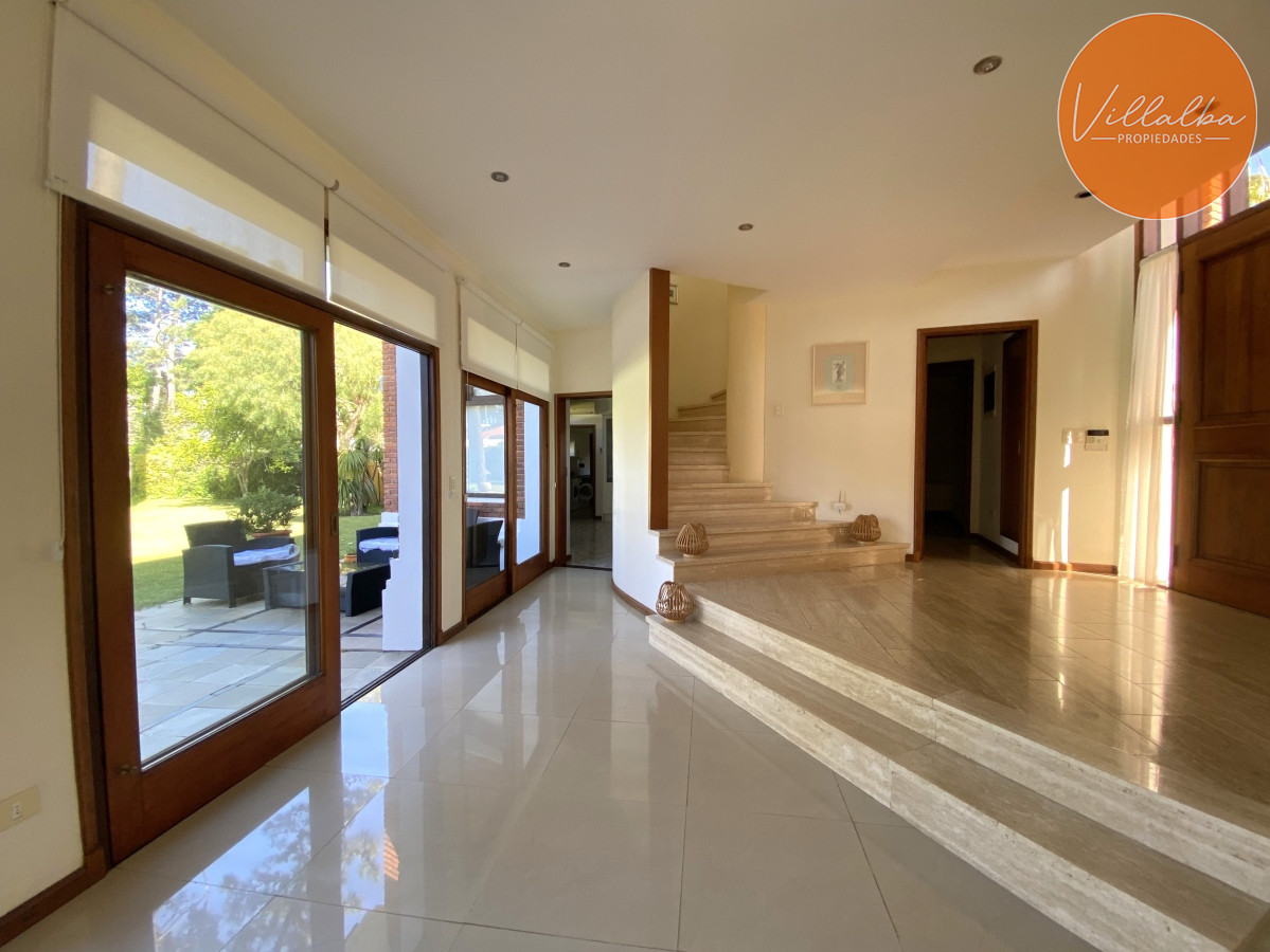 Apartamento ID.3584 - Punta del Este, gran residencia en mansa, 6 dormitorios y piscina climatizada.