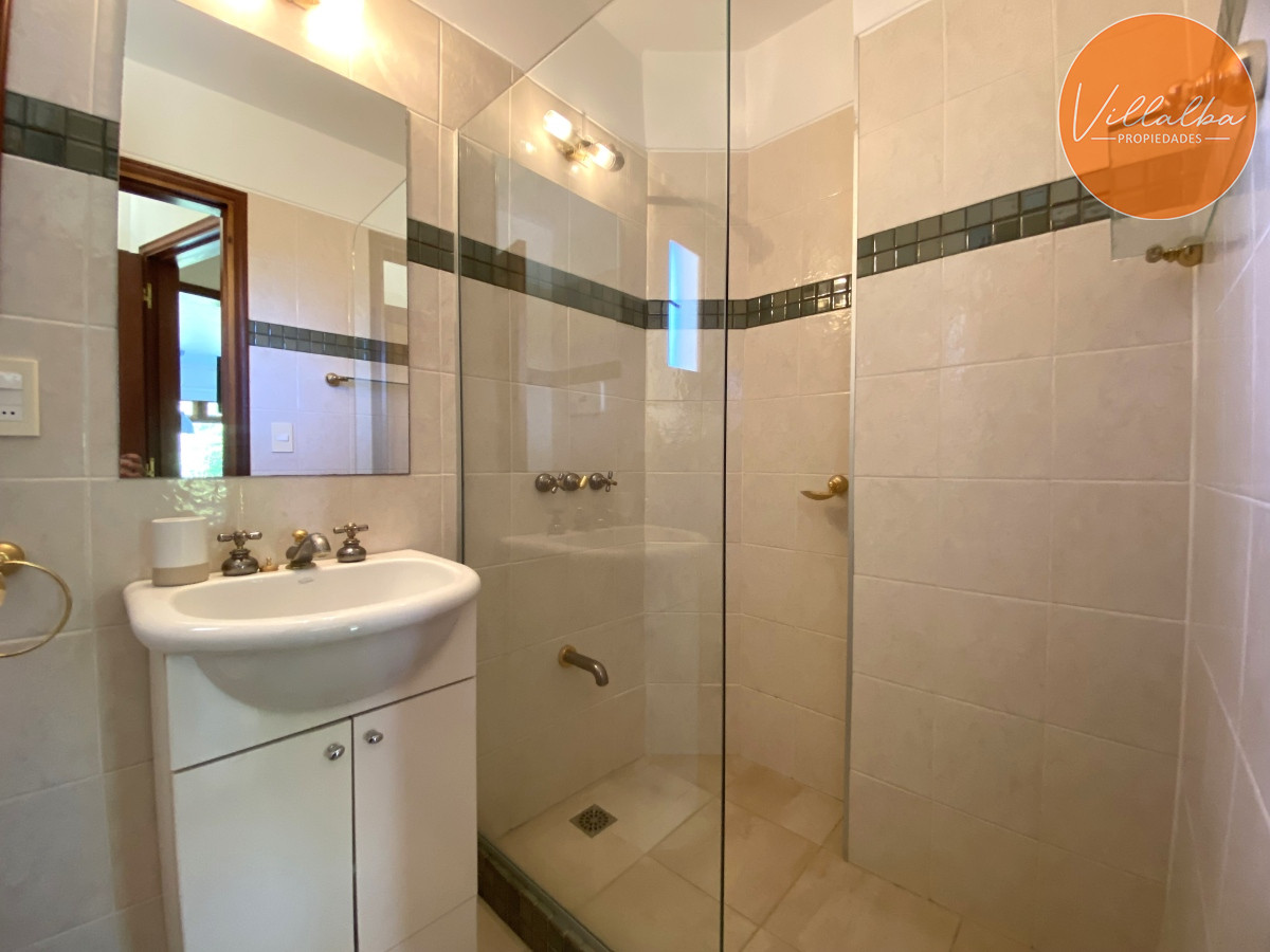 Apartamento ID.3584 - Punta del Este, gran residencia en mansa, 6 dormitorios y piscina climatizada.