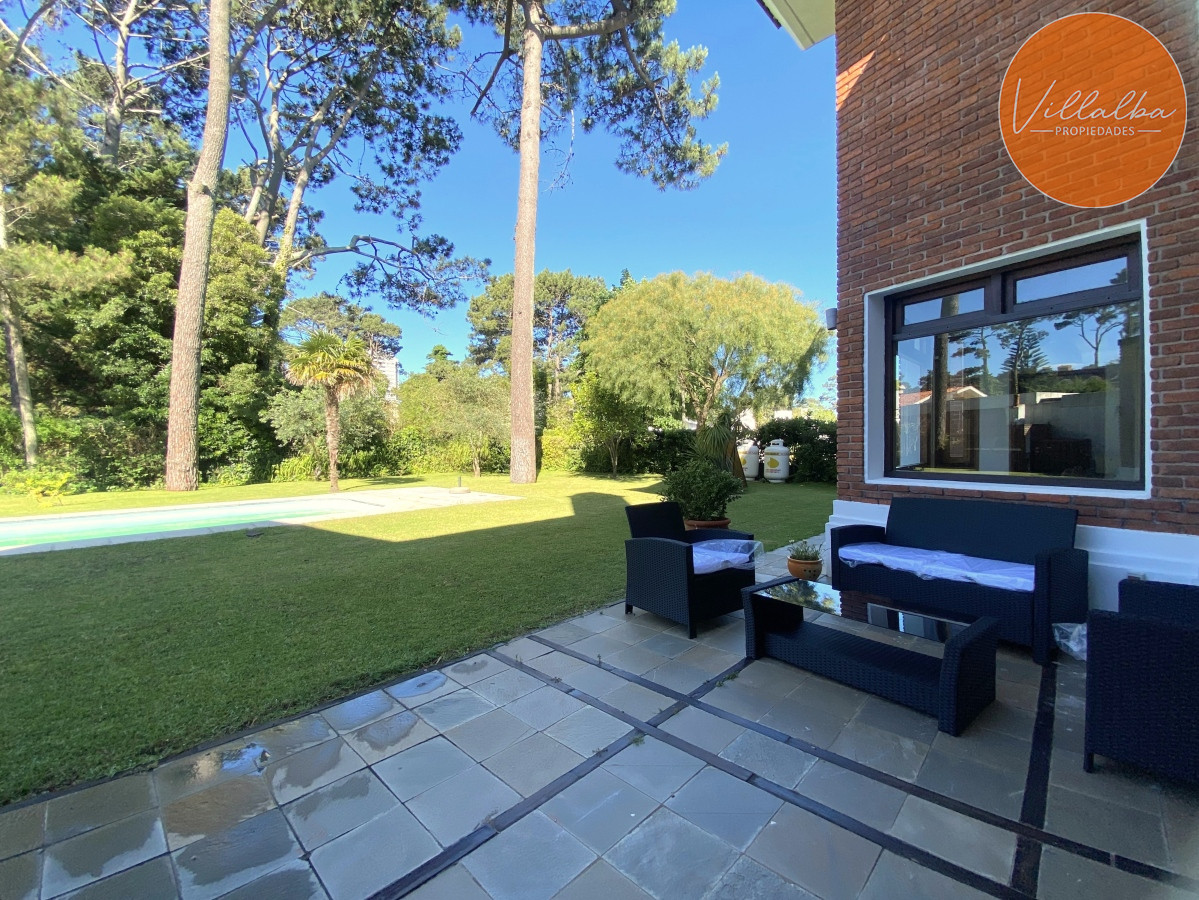 Apartamento ID.3584 - Punta del Este, gran residencia en mansa, 6 dormitorios y piscina climatizada.