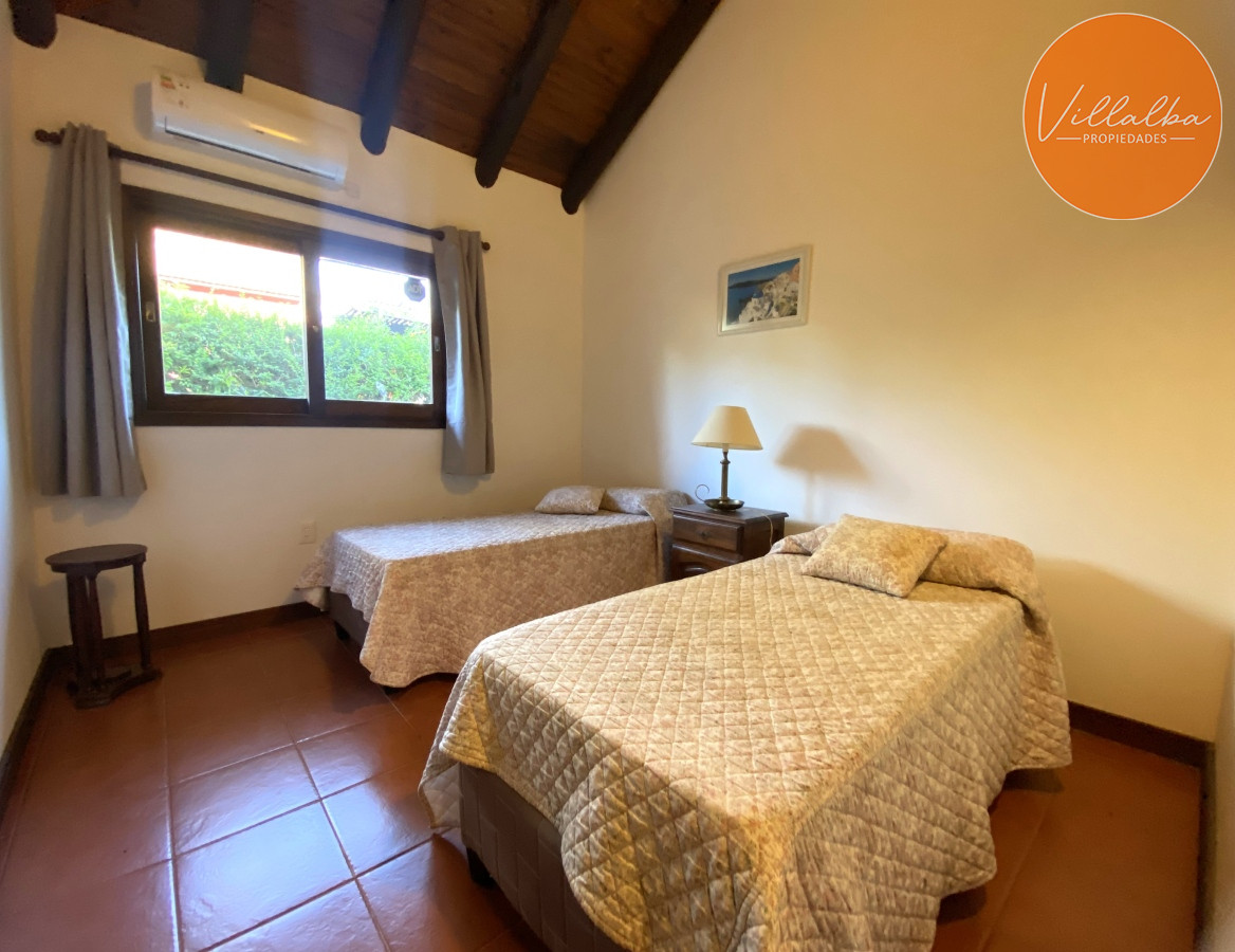Casa ID.2884 - Punta del Este, chalet con piscina, barbacoa y 4 dormitorios. 