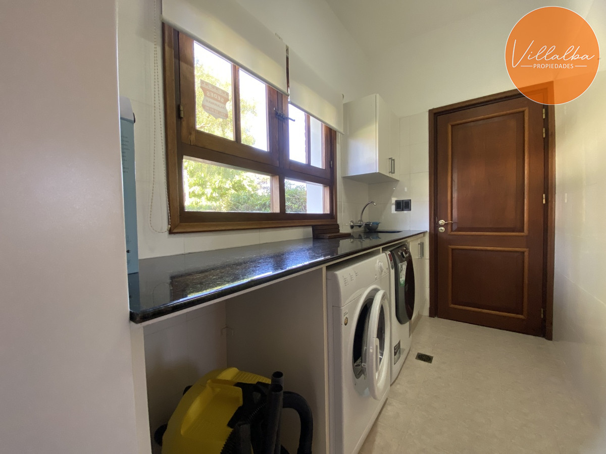 Apartamento ID.3584 - Punta del Este, gran residencia en mansa, 6 dormitorios y piscina climatizada.