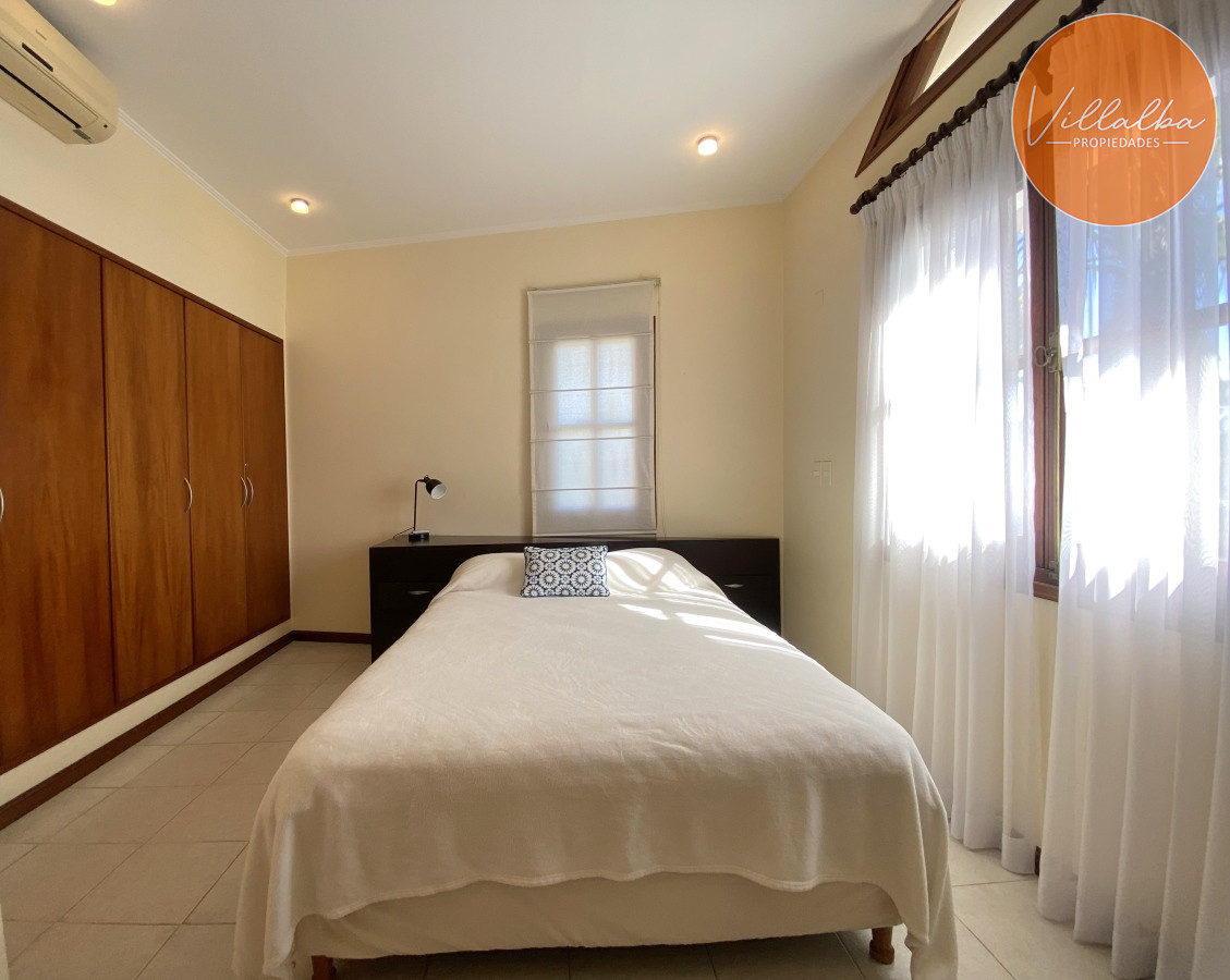 Apartamento ID.3584 - Punta del Este, gran residencia en mansa, 6 dormitorios y piscina climatizada.