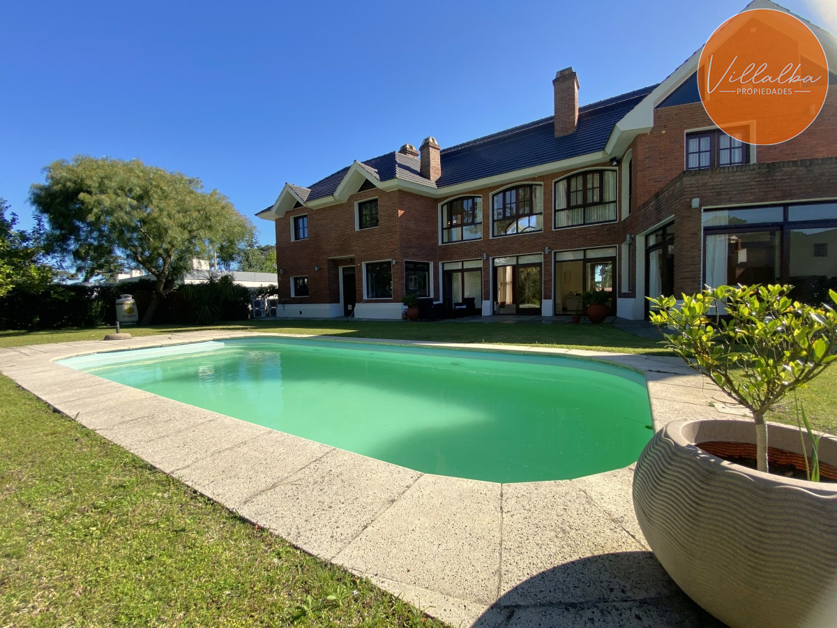 Apartamento ID.3584 - Punta del Este, gran residencia en mansa, 6 dormitorios y piscina climatizada.