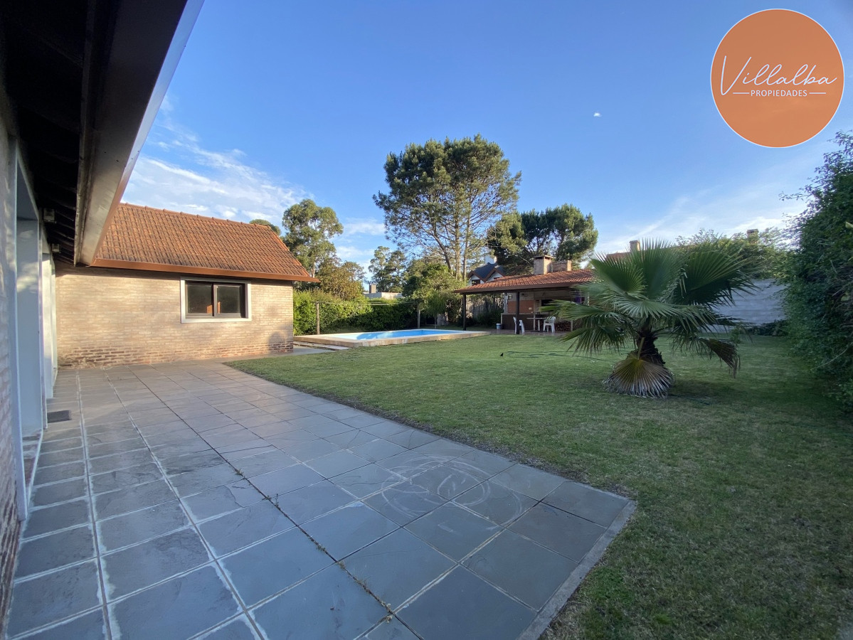 Casa ID.2884 - Punta del Este, chalet con piscina, barbacoa y 4 dormitorios. 
