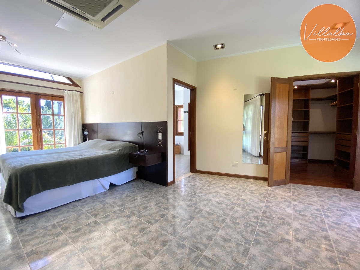 Apartamento ID.3584 - Punta del Este, gran residencia en mansa, 6 dormitorios y piscina climatizada.