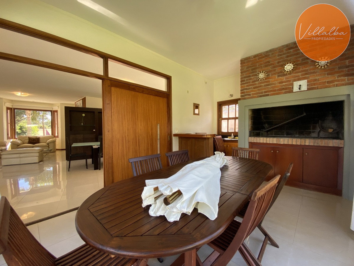 Apartamento ID.3584 - Punta del Este, gran residencia en mansa, 6 dormitorios y piscina climatizada.