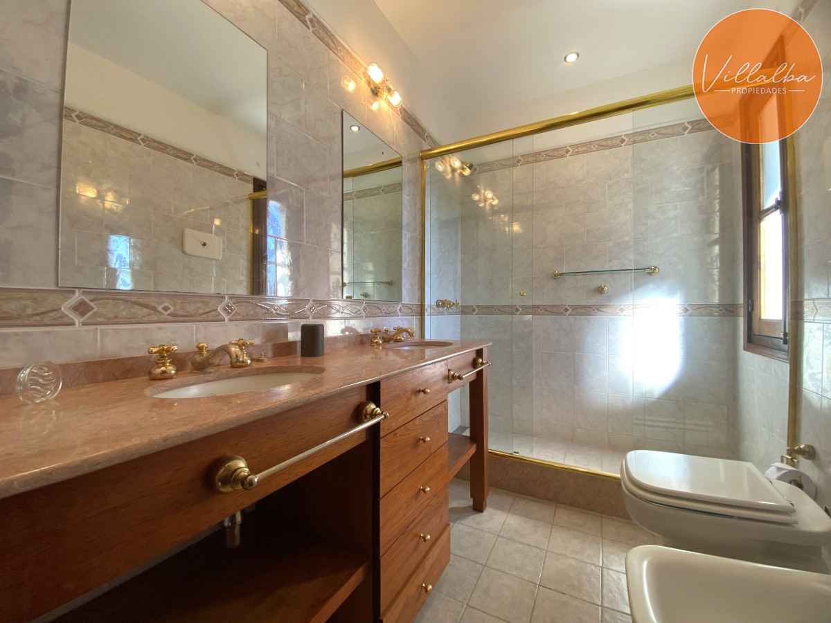 Apartamento ID.3584 - Punta del Este, gran residencia en mansa, 6 dormitorios y piscina climatizada.