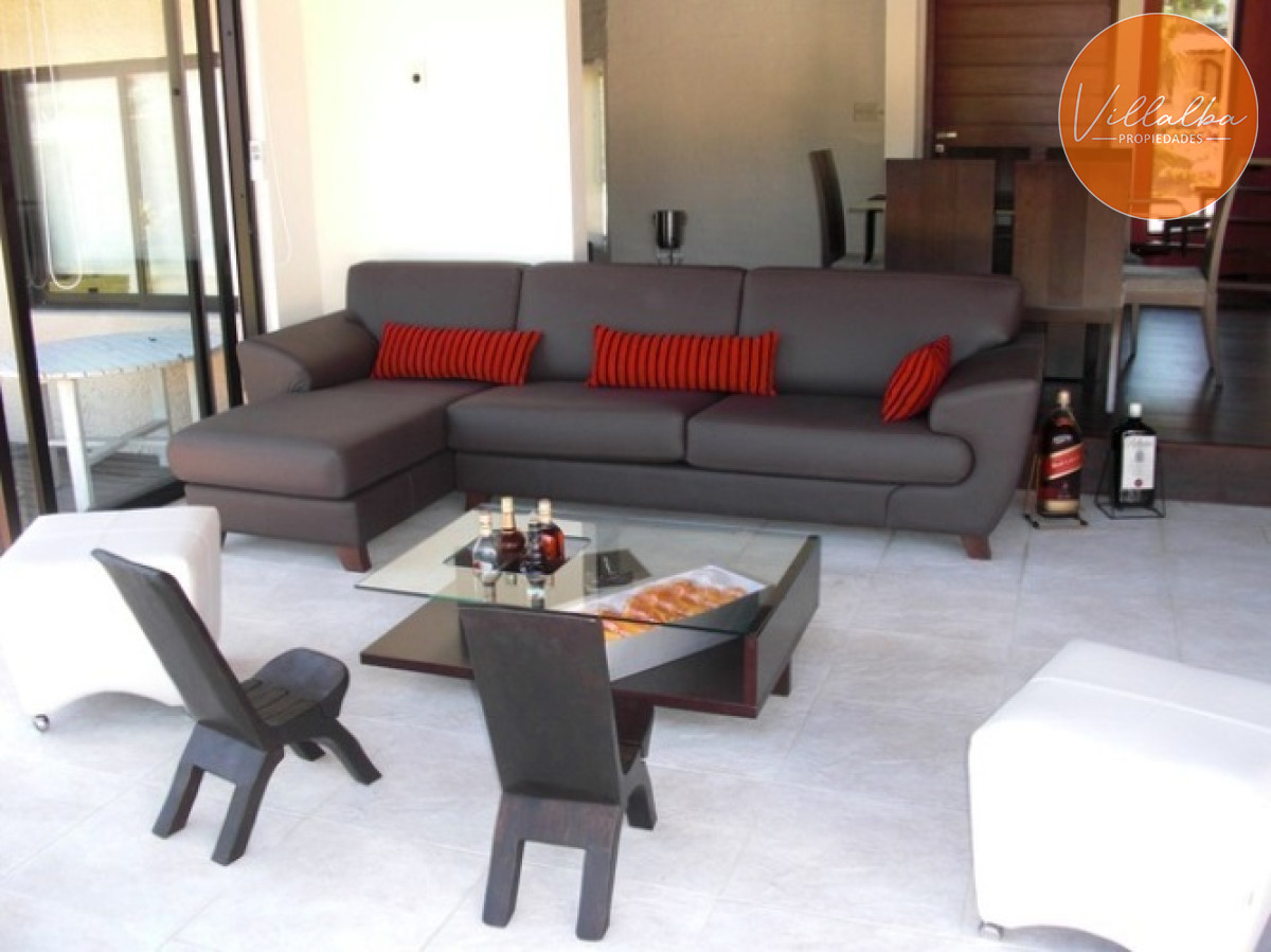 Apartamento ID.766 - Cabaña de 4 dormitorios y piscina cerca del mar, Pinares, Punta del Este 