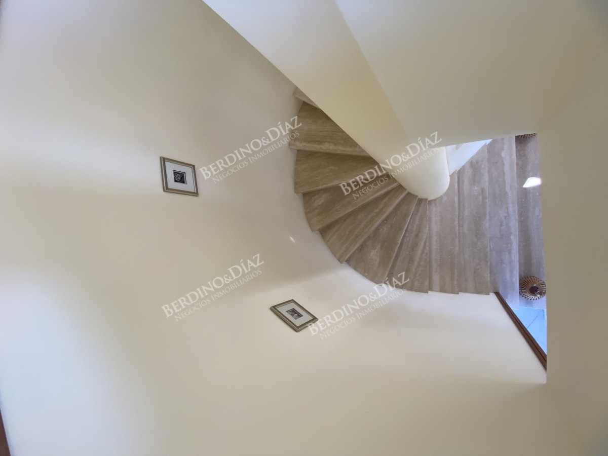 Casa ID.3114 - Punta del Este, gran residencia en mansa, 6 dormitorios y piscina climatizada.
