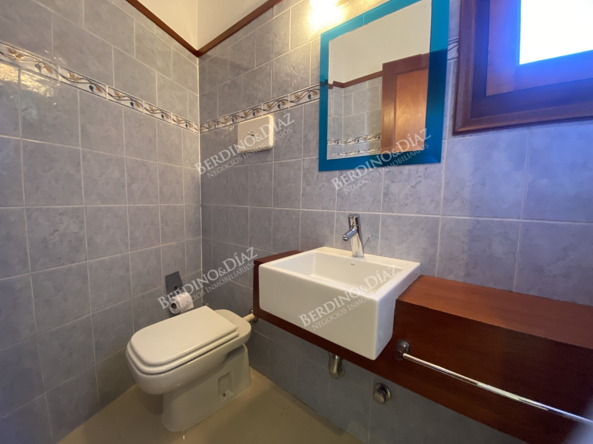 Casa ID.3114 - Punta del Este, gran residencia en mansa, 6 dormitorios y piscina climatizada.