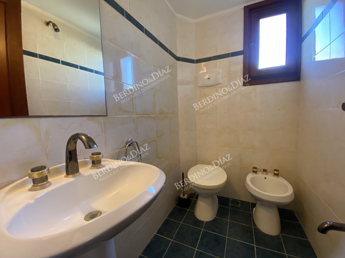 Casa ID.3114 - Punta del Este, gran residencia en mansa, 6 dormitorios y piscina climatizada.