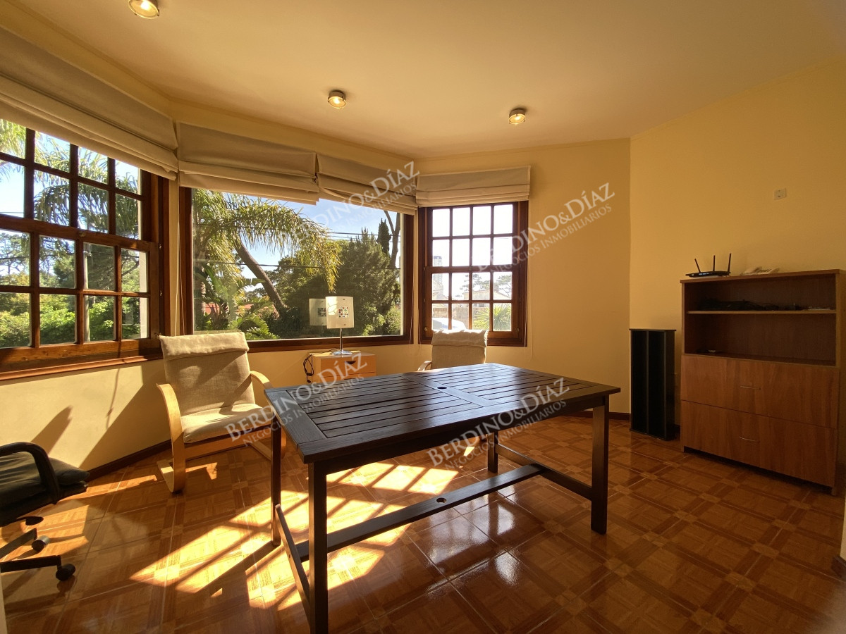 Casa ID.3114 - Punta del Este, gran residencia en mansa, 6 dormitorios y piscina climatizada.