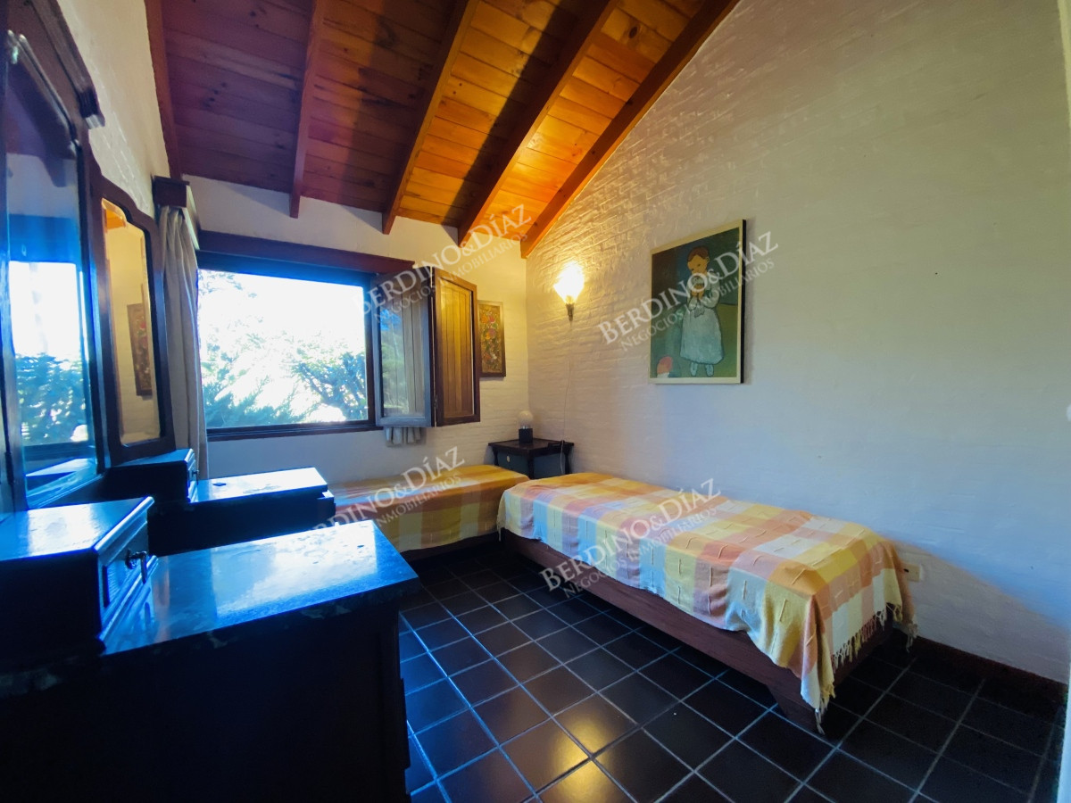 Casa ID.2569 - Casa en una sola planta, 3 dormitorios en Pinares, Punta del Este.