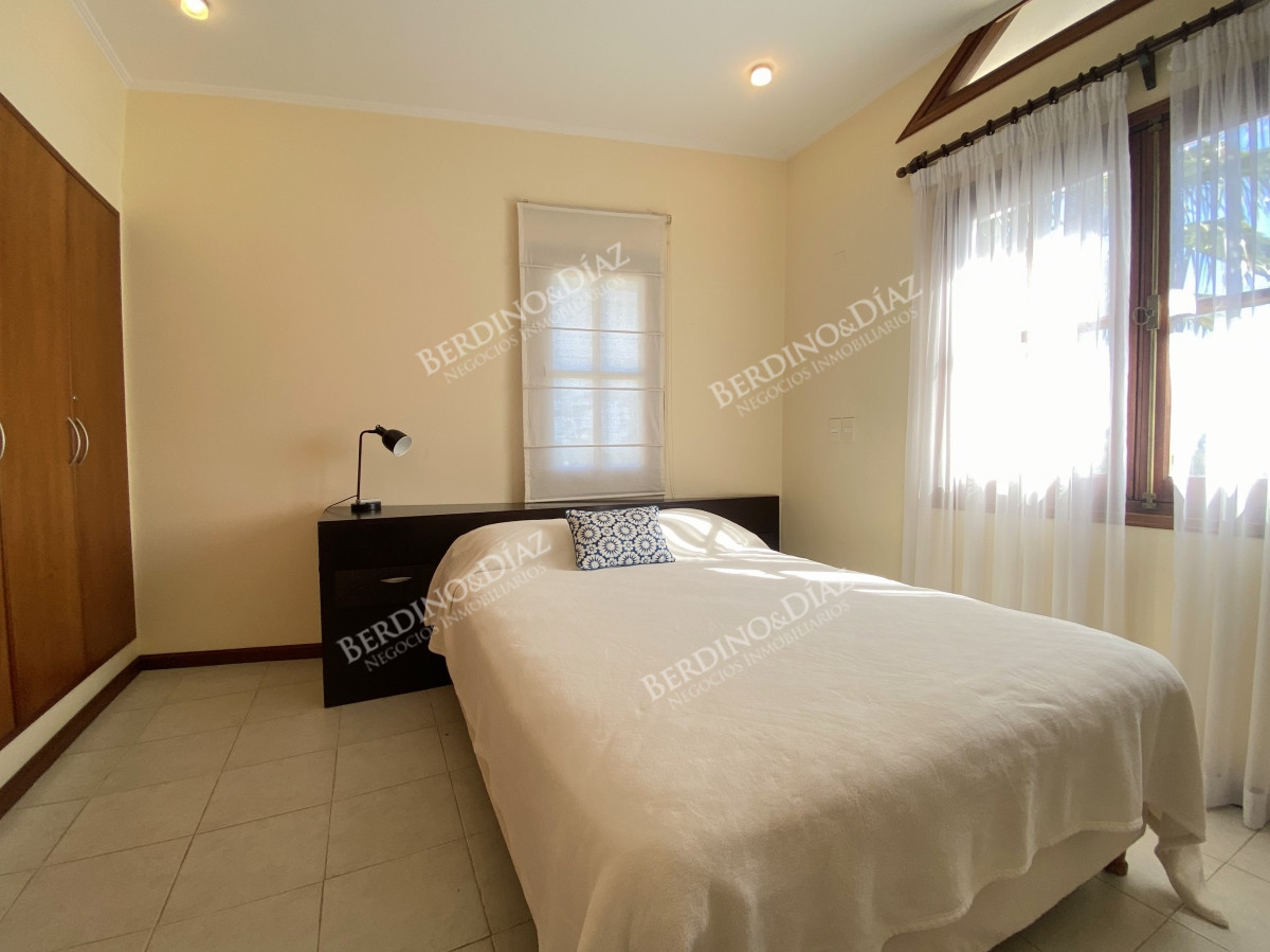 Casa ID.3114 - Punta del Este, gran residencia en mansa, 6 dormitorios y piscina climatizada.