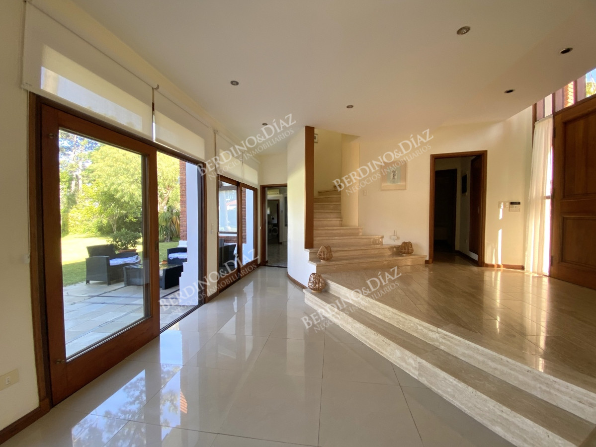 Casa ID.3114 - Punta del Este, gran residencia en mansa, 6 dormitorios y piscina climatizada.