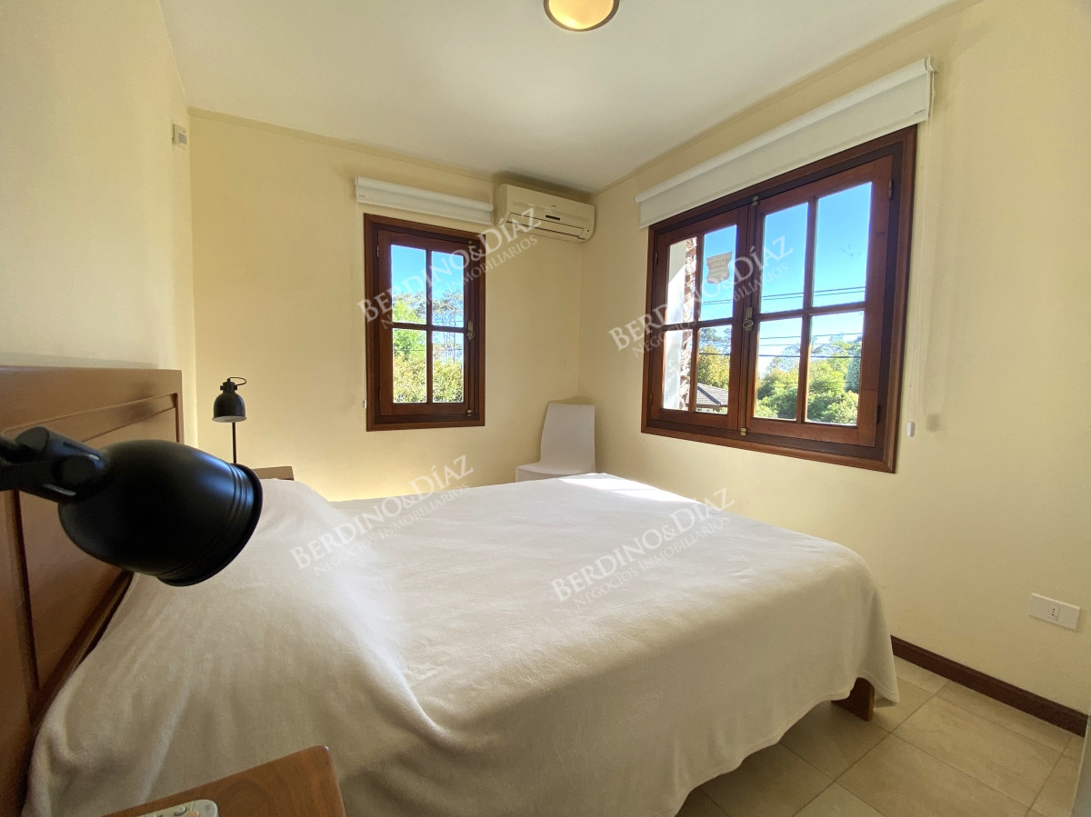 Casa ID.3114 - Punta del Este, gran residencia en mansa, 6 dormitorios y piscina climatizada.