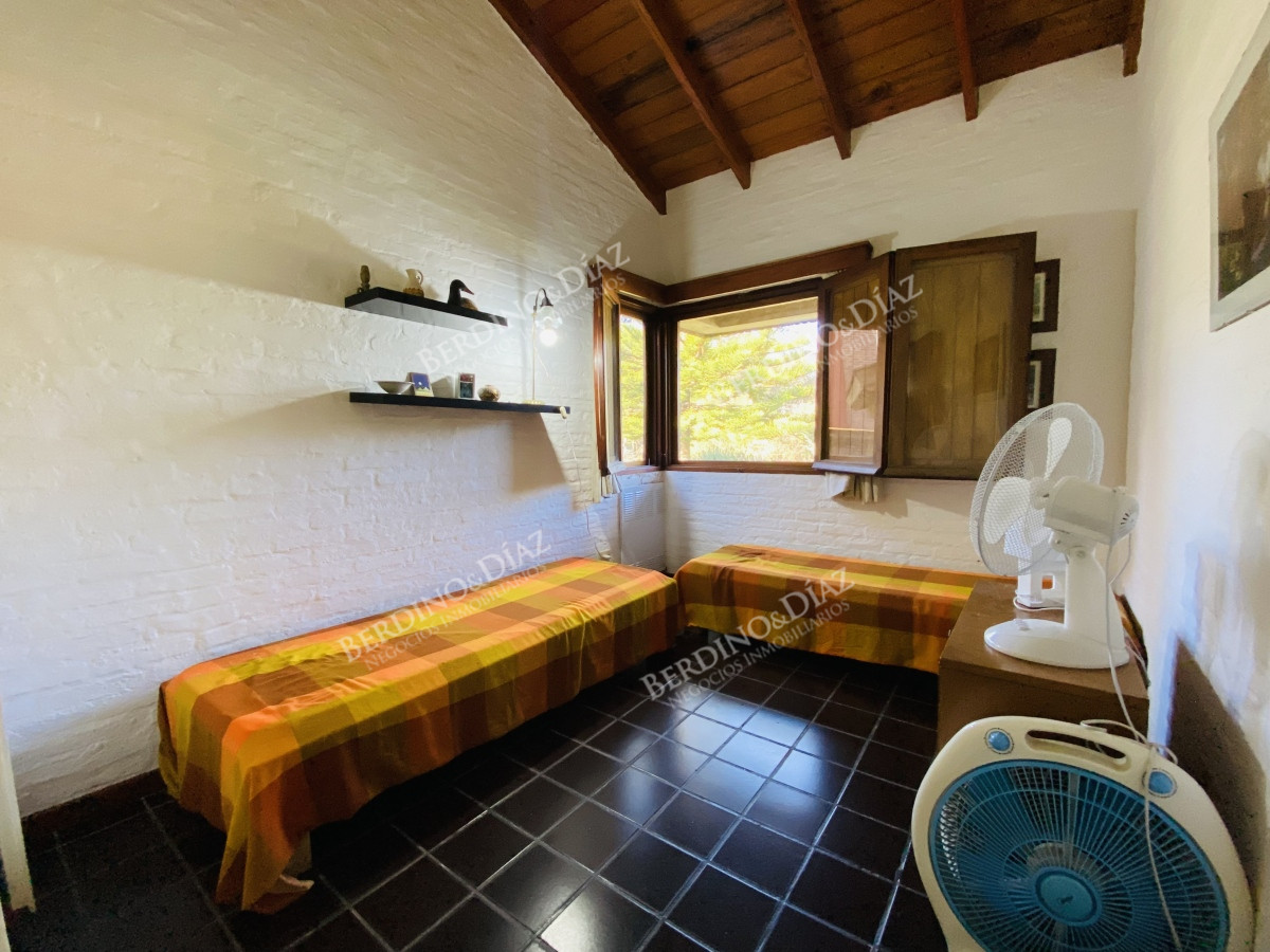 Casa ID.2569 - Casa en una sola planta, 3 dormitorios en Pinares, Punta del Este.
