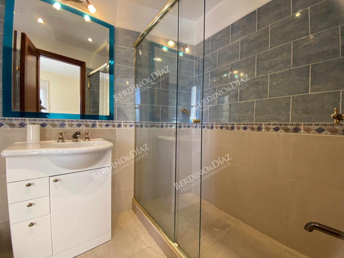 Casa ID.3114 - Punta del Este, gran residencia en mansa, 6 dormitorios y piscina climatizada.