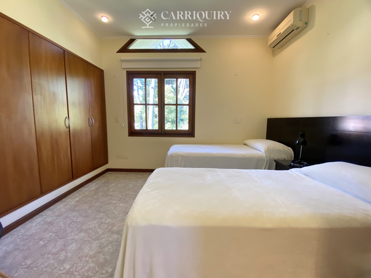 Casa ID.9853 - Punta del Este, gran residencia en mansa, 6 dormitorios y piscina climatizada.