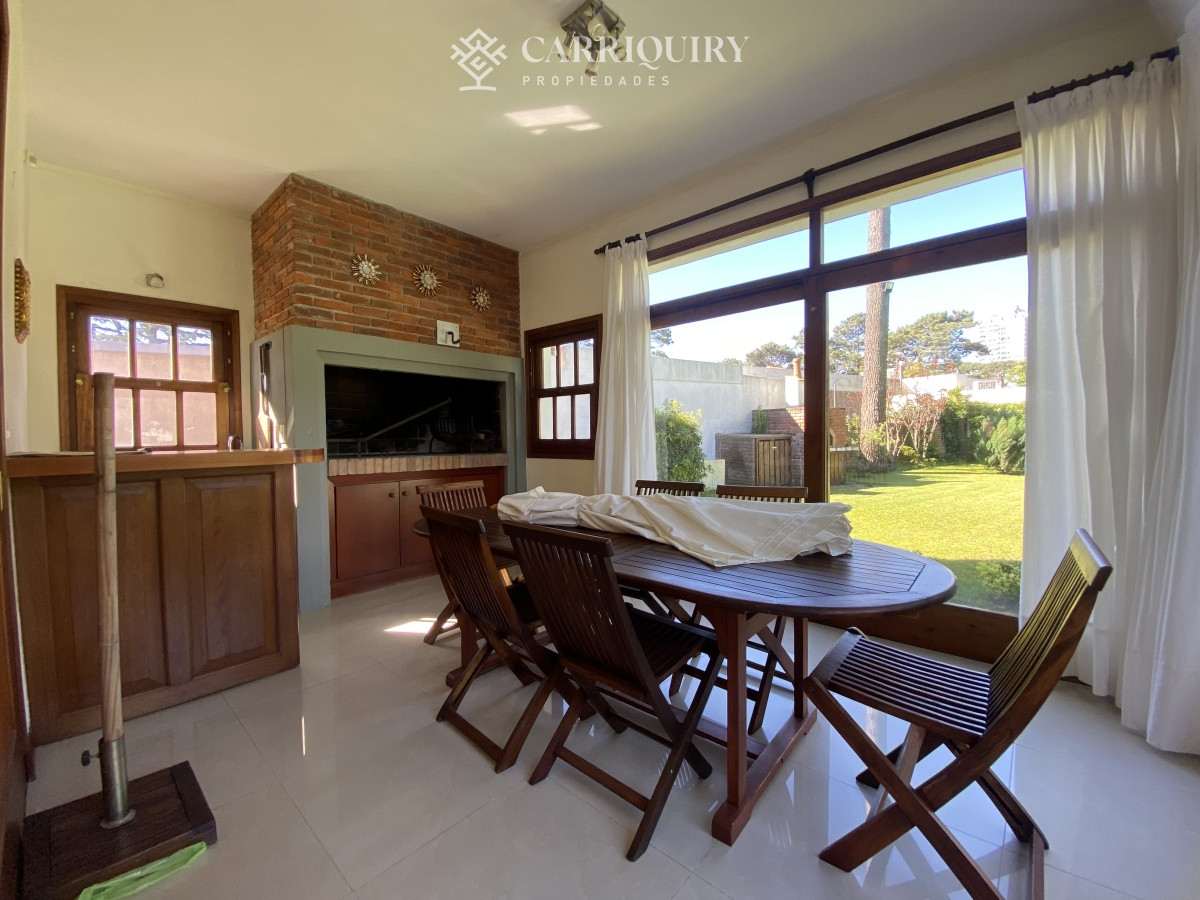 Casa ID.9853 - Punta del Este, gran residencia en mansa, 6 dormitorios y piscina climatizada.