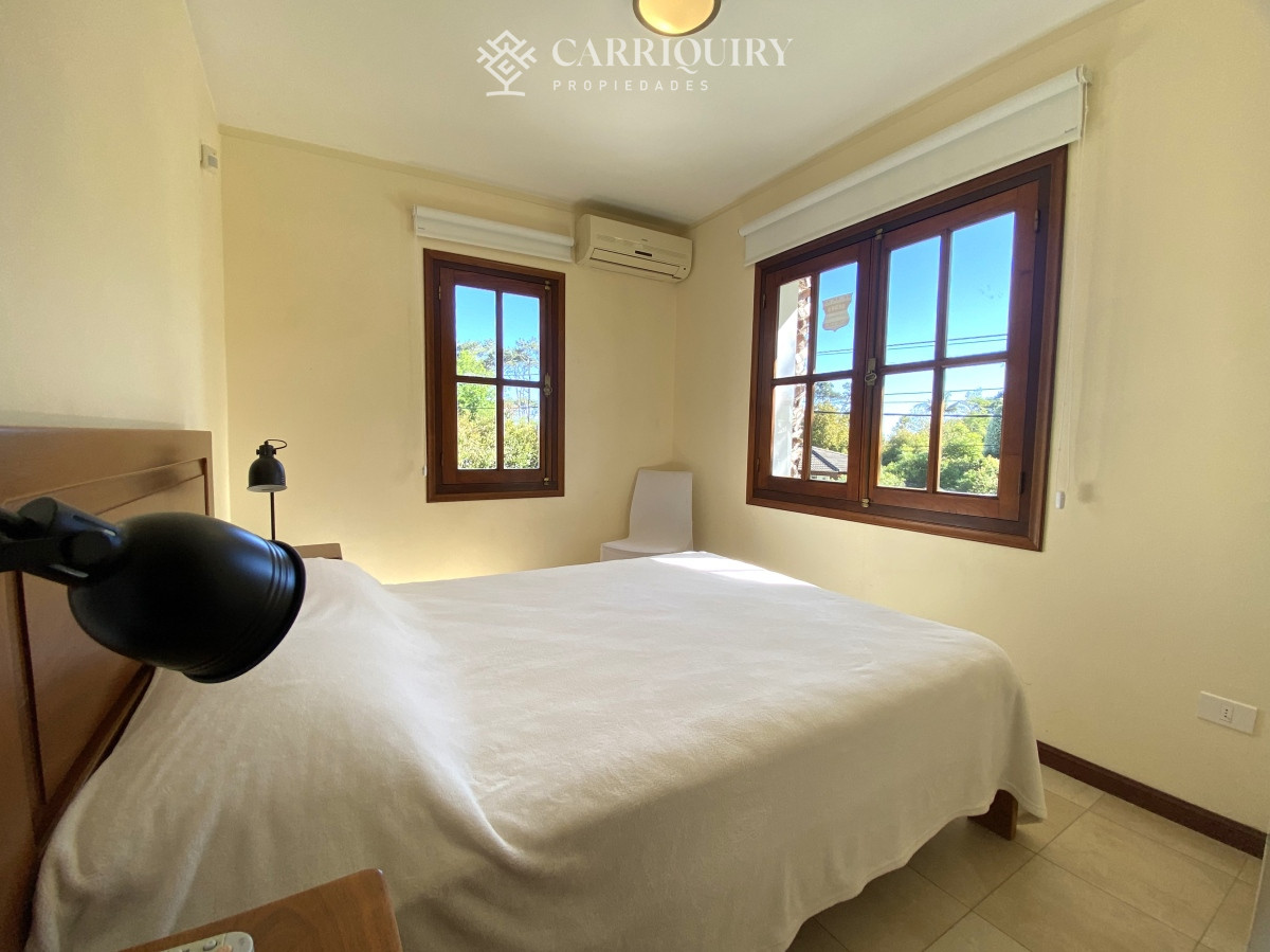 Casa ID.9853 - Punta del Este, gran residencia en mansa, 6 dormitorios y piscina climatizada.