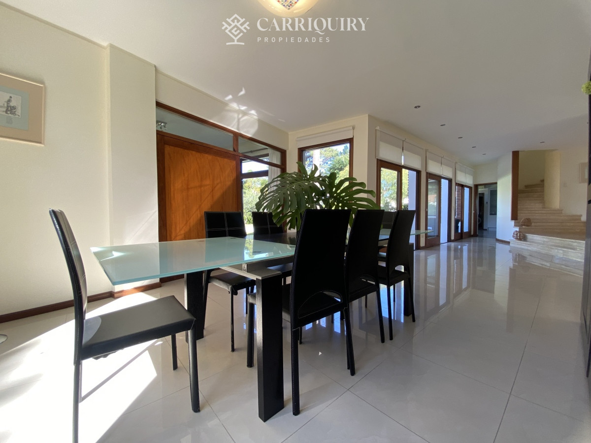 Casa ID.9853 - Punta del Este, gran residencia en mansa, 6 dormitorios y piscina climatizada.