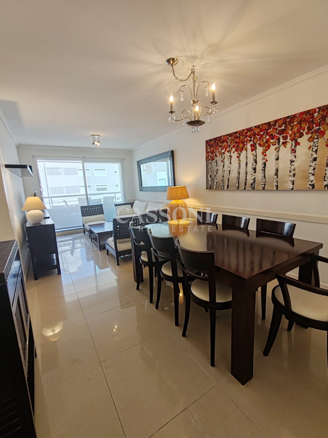 Apartamento ID.202 - Punta del este, Península, departamento de 2 dormitorios con piscina, terraza y cochera.