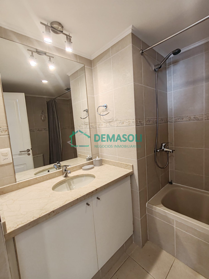 Apartamento ID.962 - Punta del este, Península, departamento de 2 dormitorios con piscina, terraza y cochera.