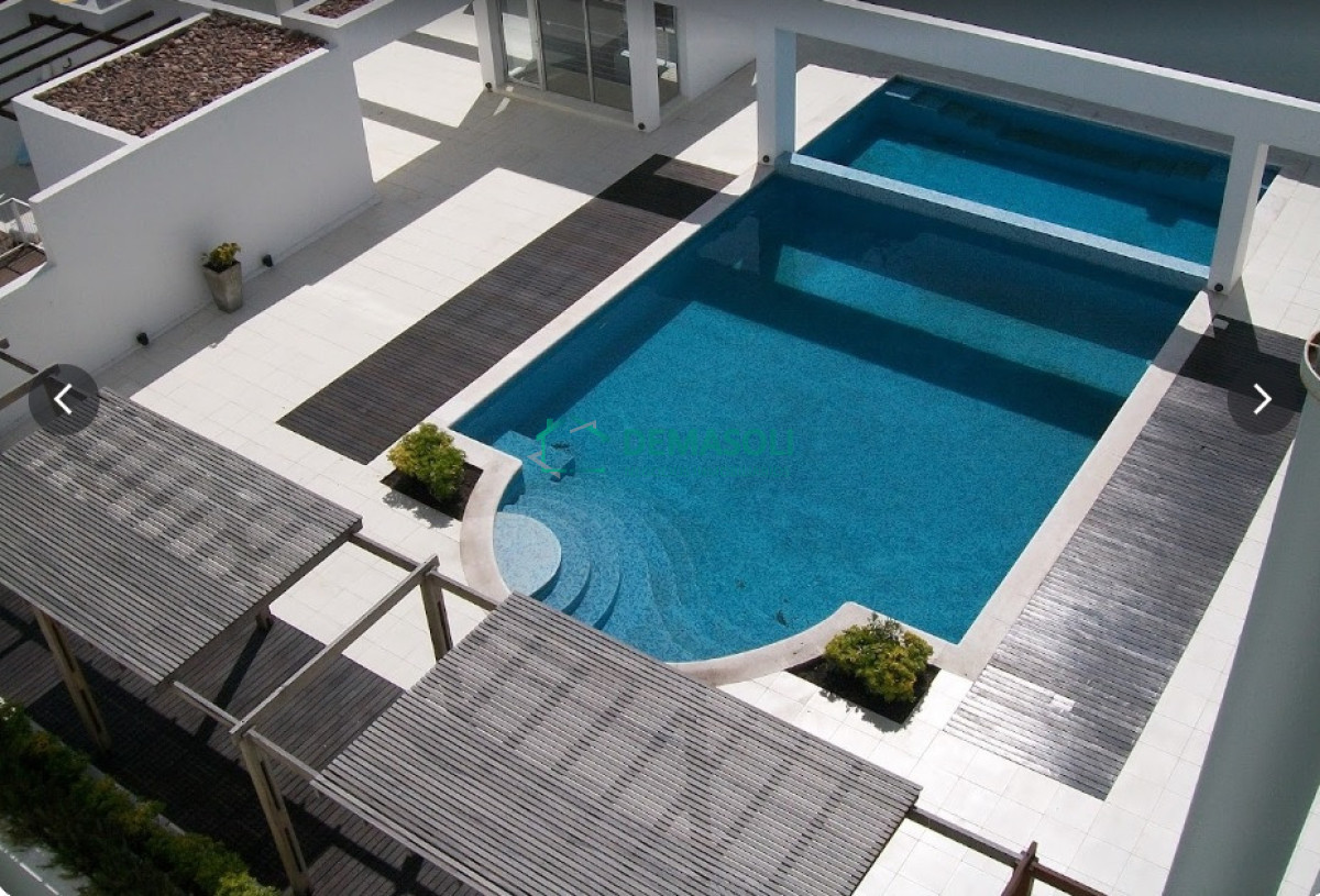 Apartamento ID.962 - Punta del este, Península, departamento de 2 dormitorios con piscina, terraza y cochera.