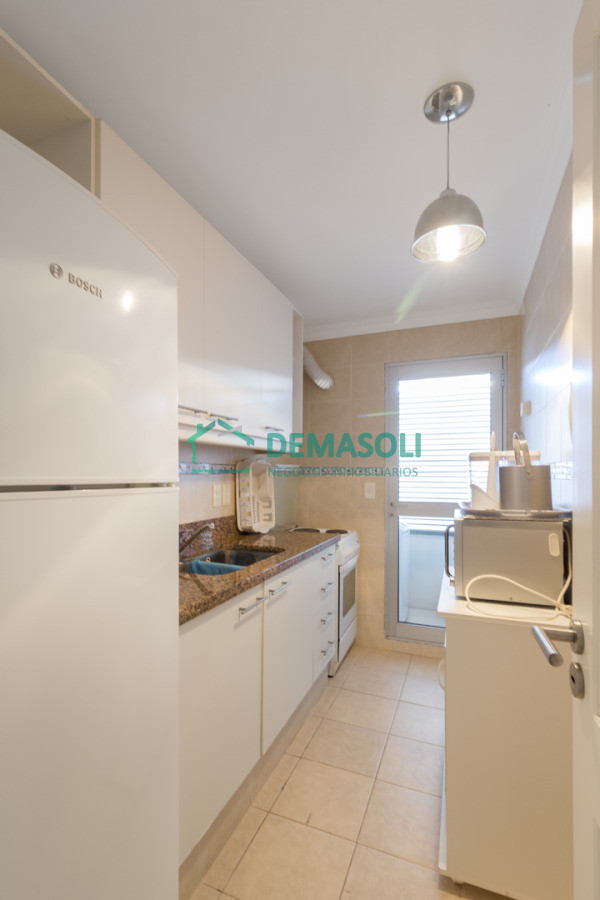 Apartamento ID.962 - Punta del este, Península, departamento de 2 dormitorios con piscina, terraza y cochera.