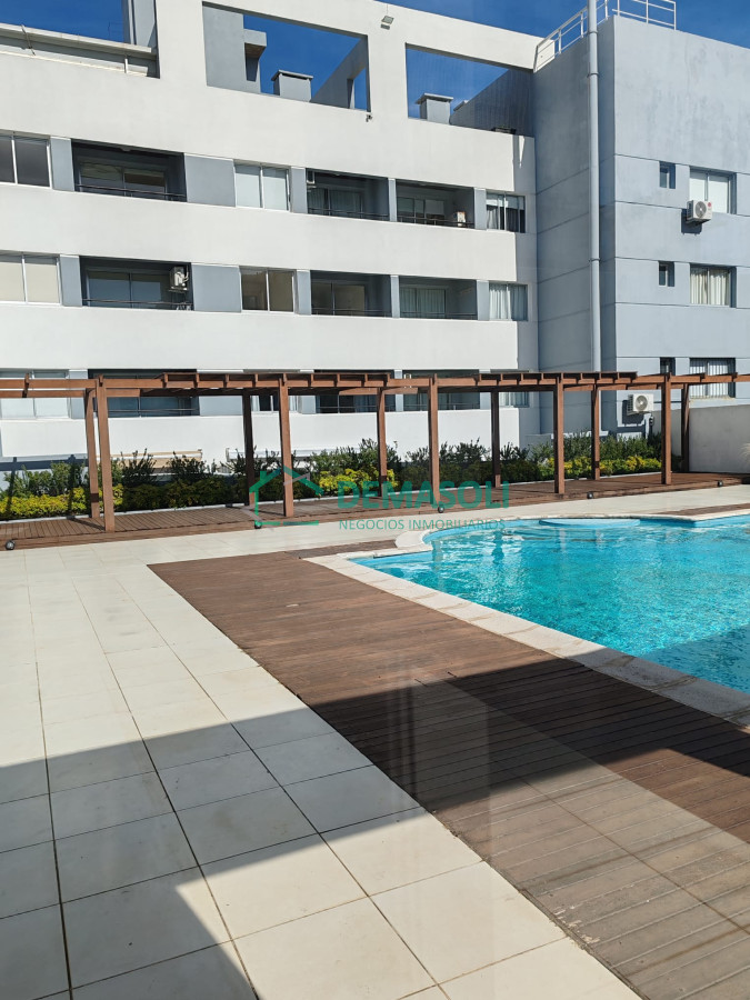Apartamento ID.962 - Punta del este, Península, departamento de 2 dormitorios con piscina, terraza y cochera.