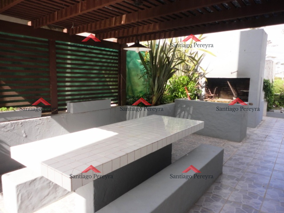 Apartamento ID.14993 - Punta del Este, Pianres. Apto de 2 dormitorios a pasos del mar. 