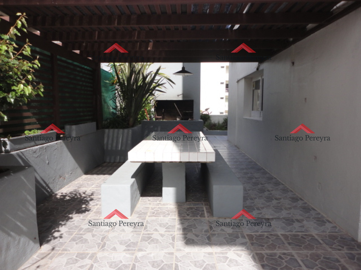 Apartamento ID.14993 - Punta del Este, Pianres. Apto de 2 dormitorios a pasos del mar. 