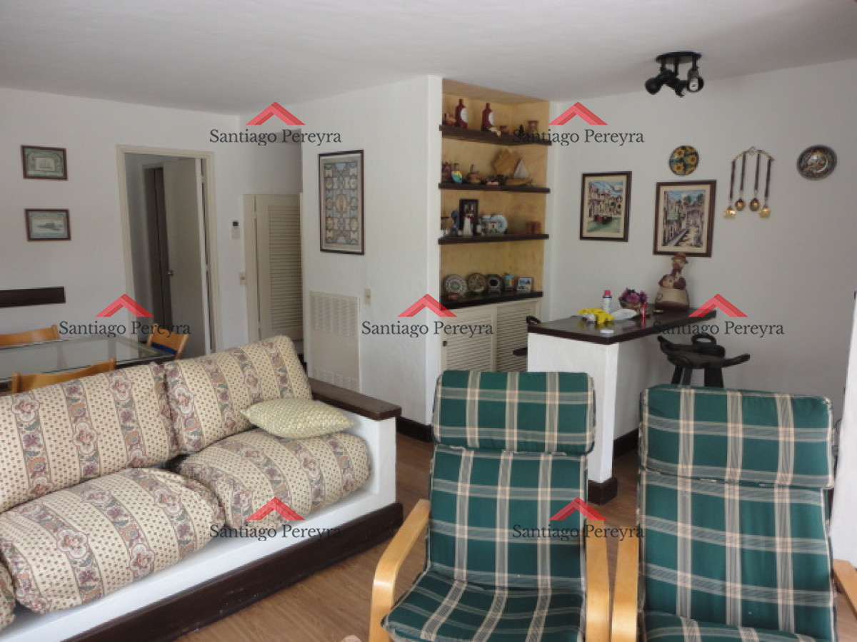 Apartamento ID.14993 - Punta del Este, Pianres. Apto de 2 dormitorios a pasos del mar. 