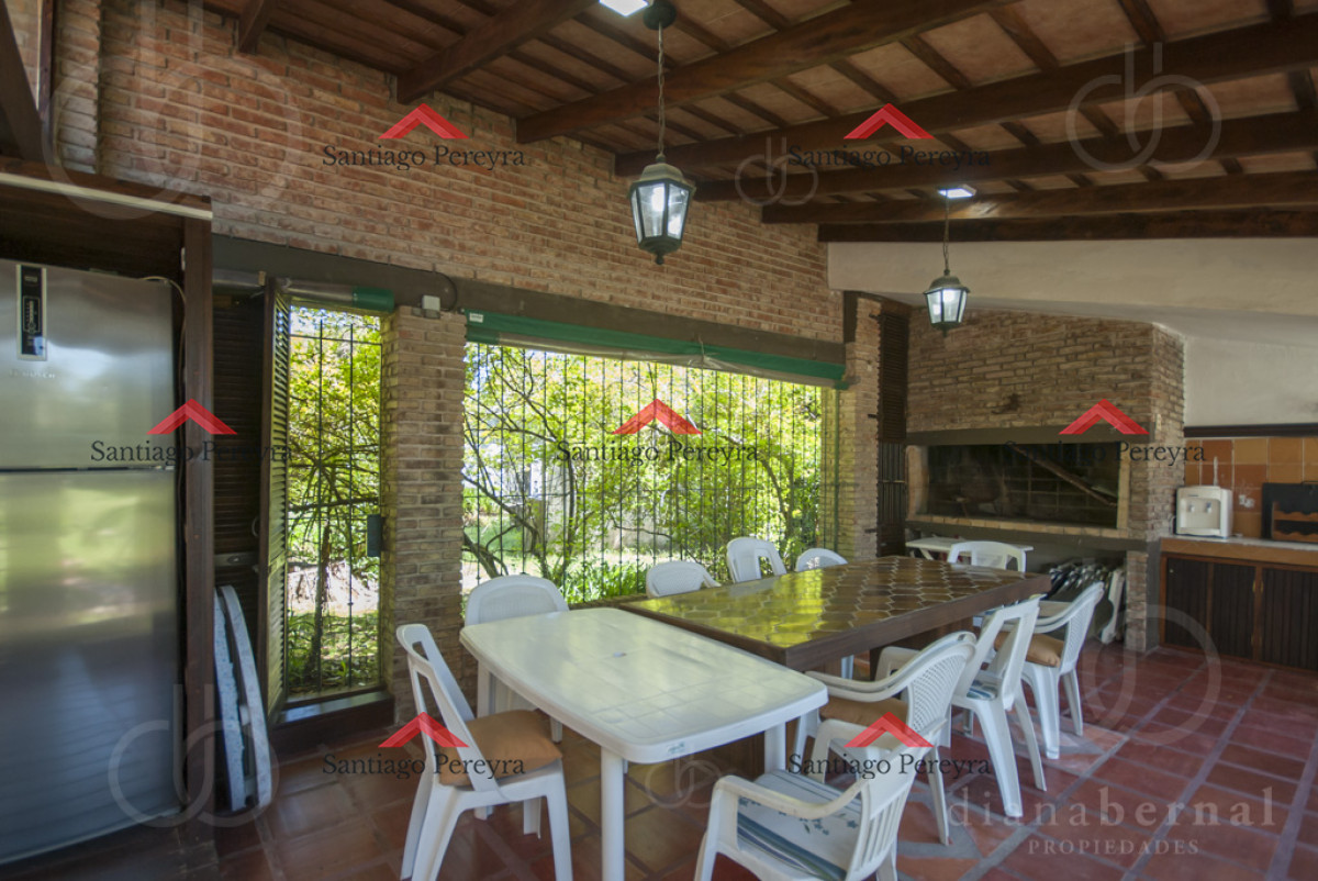 Casa ID.13471 - Casa alquiler Pinares, Punta del Este, 4 dormitorios, piscina, amplio parque cercado