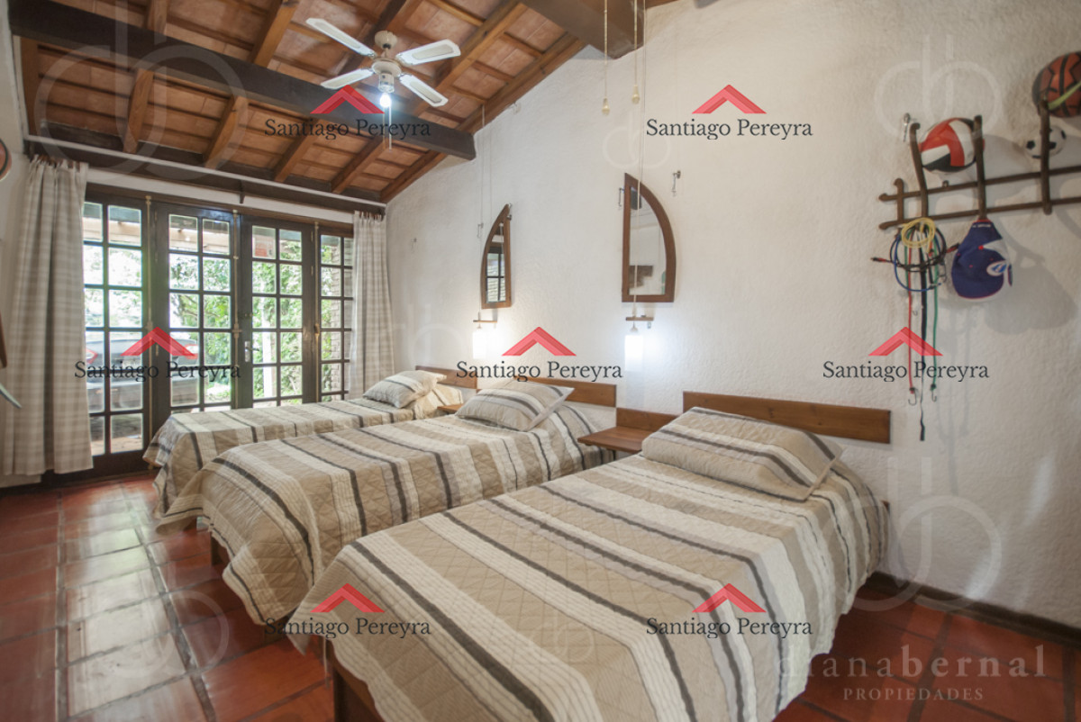 Casa ID.13471 - Casa alquiler Pinares, Punta del Este, 4 dormitorios, piscina, amplio parque cercado