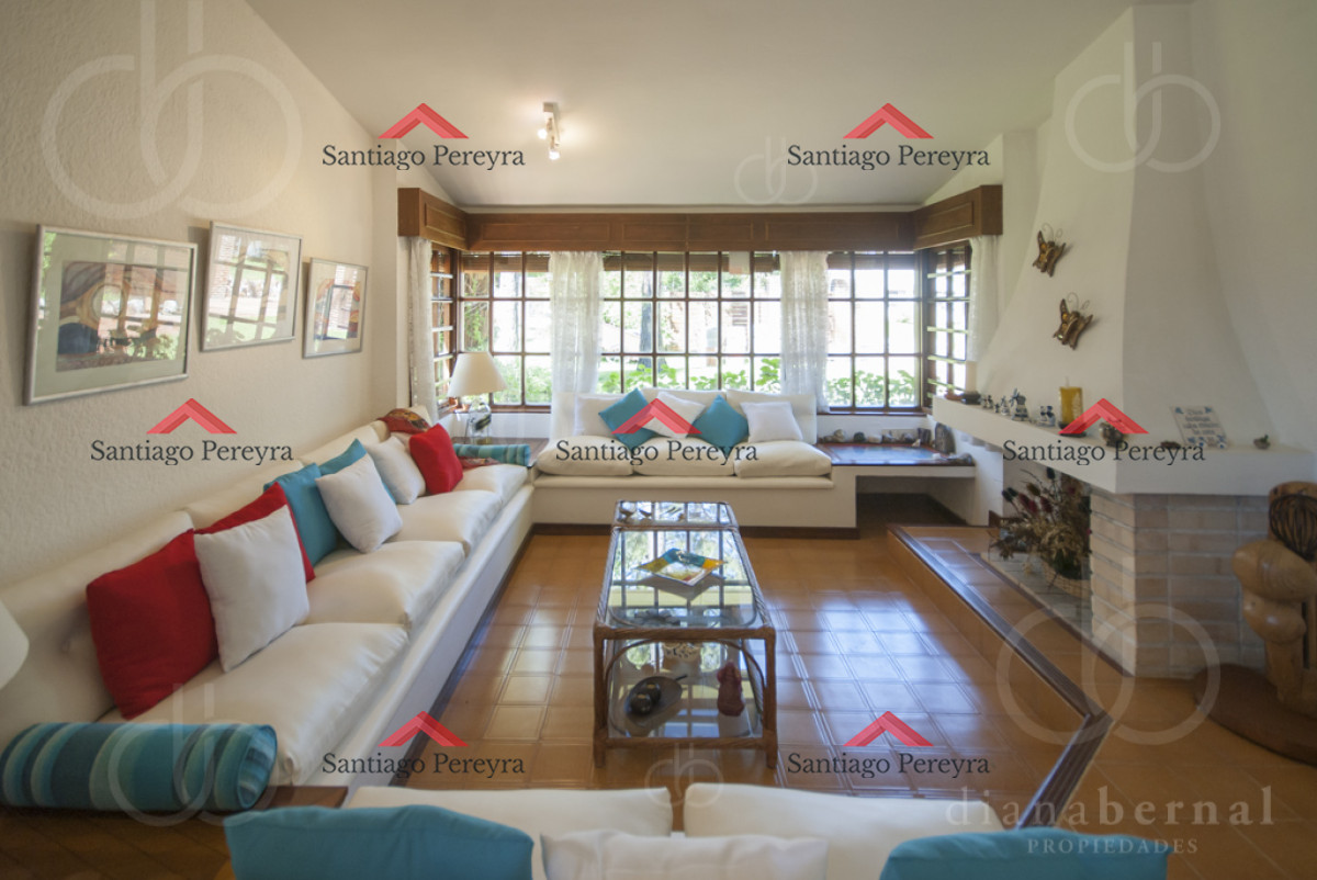 Casa ID.13471 - Casa alquiler Pinares, Punta del Este, 4 dormitorios, piscina, amplio parque cercado