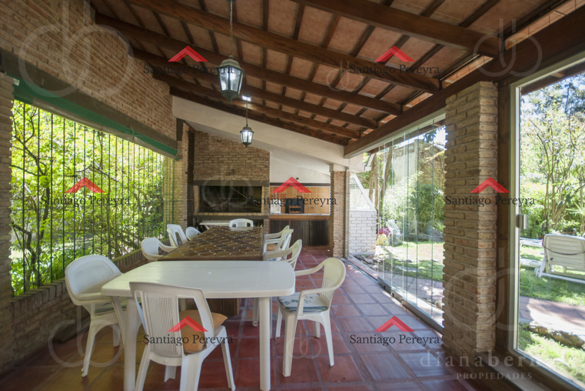 Casa ID.13471 - Casa alquiler Pinares, Punta del Este, 4 dormitorios, piscina, amplio parque cercado
