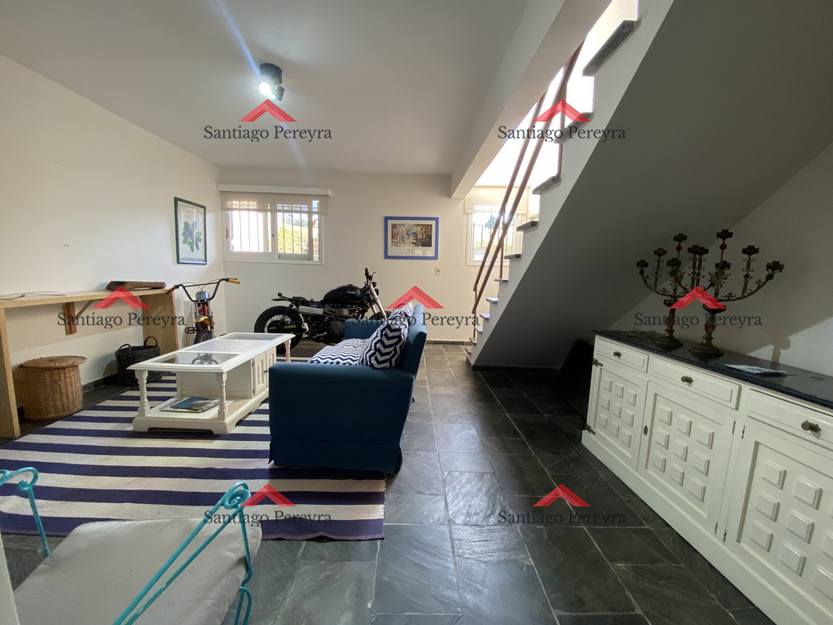 Casa ID.14804 - Punta del Este, importante residencia con piscina y cancha de paddle