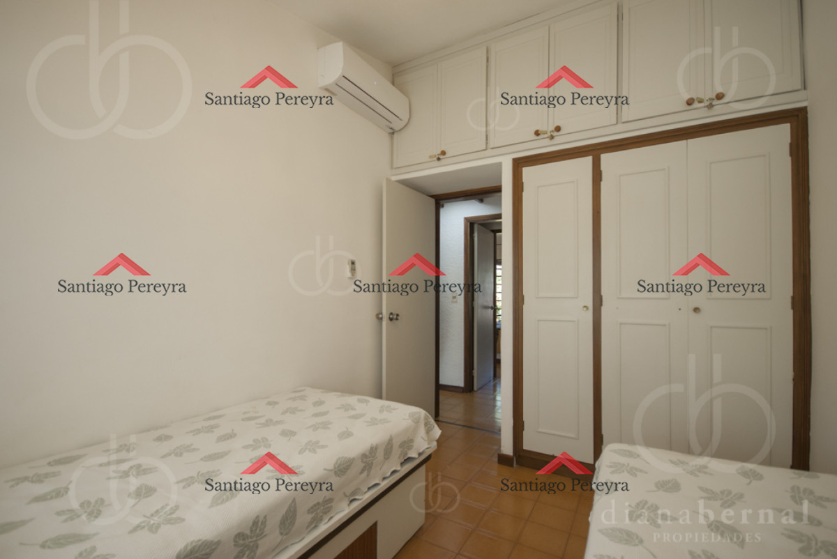 Casa ID.13471 - Casa alquiler Pinares, Punta del Este, 4 dormitorios, piscina, amplio parque cercado